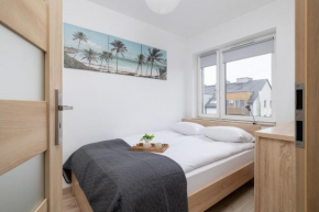 Jasny Klimatyzowany Apartament z Parkingiem w Wieliczce by Noclegi Renters